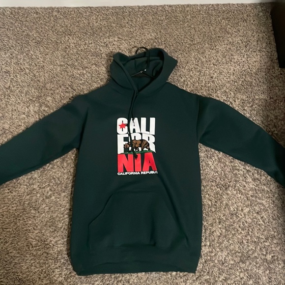 California republics green small - Picture 1 of 5